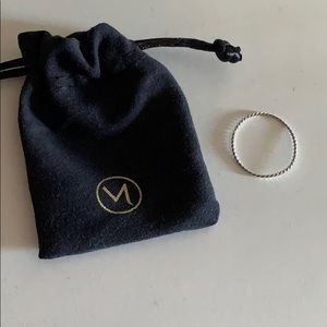 Mejuri twist ring